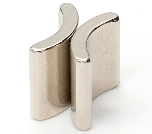 Tile shaped NdFeB magnet