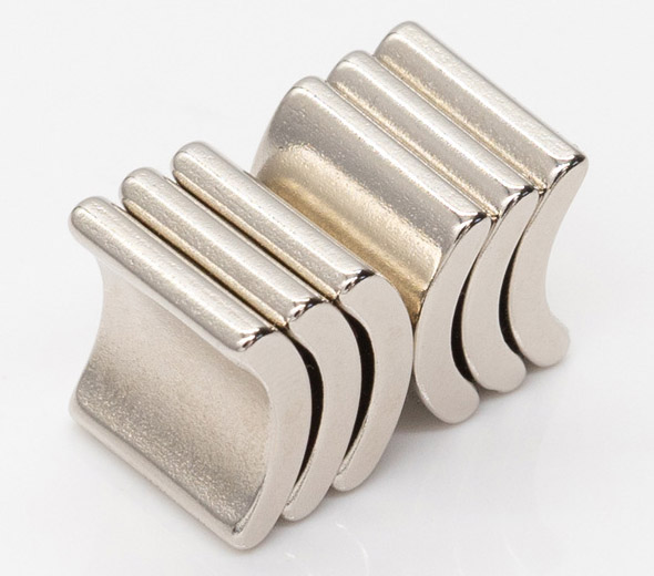 Tile shaped NdFeB magnet