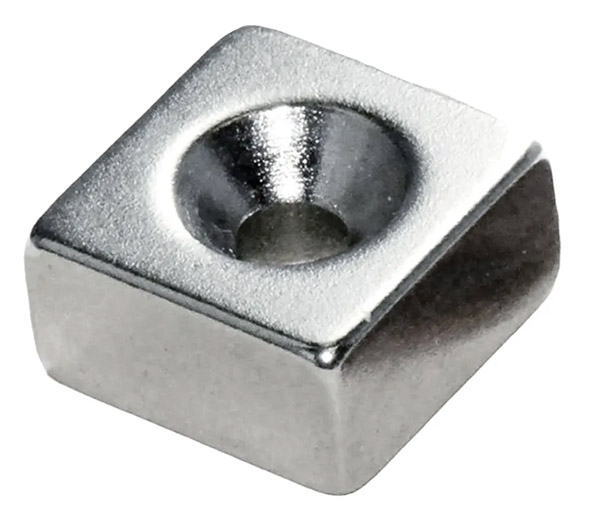 Countersunk hole strong magnet